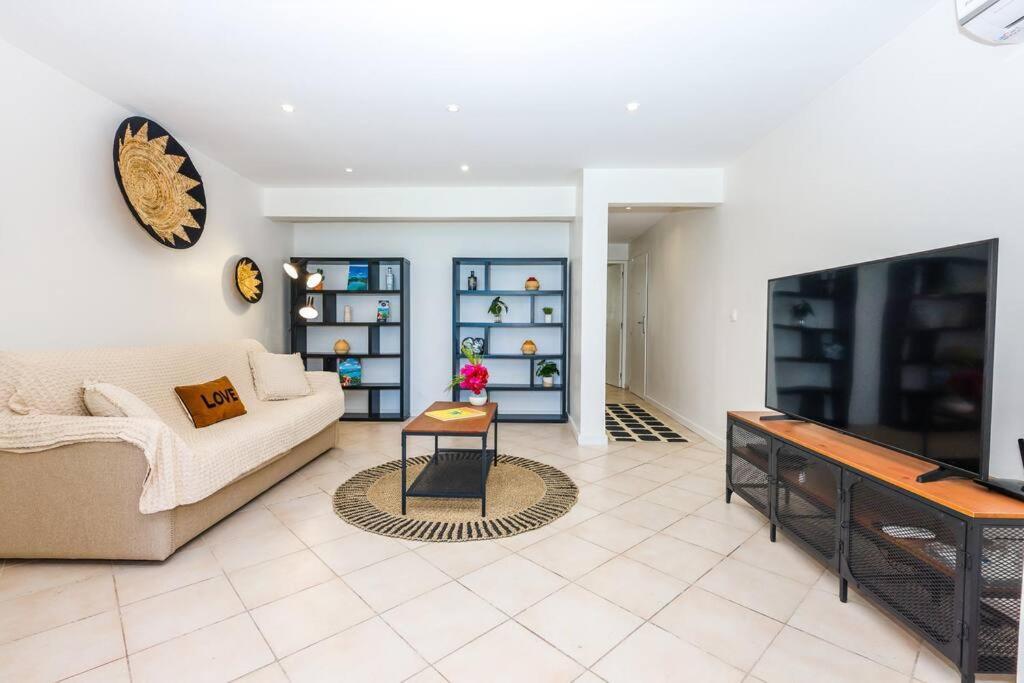 Watalibi - Beachfront Apartment Grand-Case Bagian luar foto