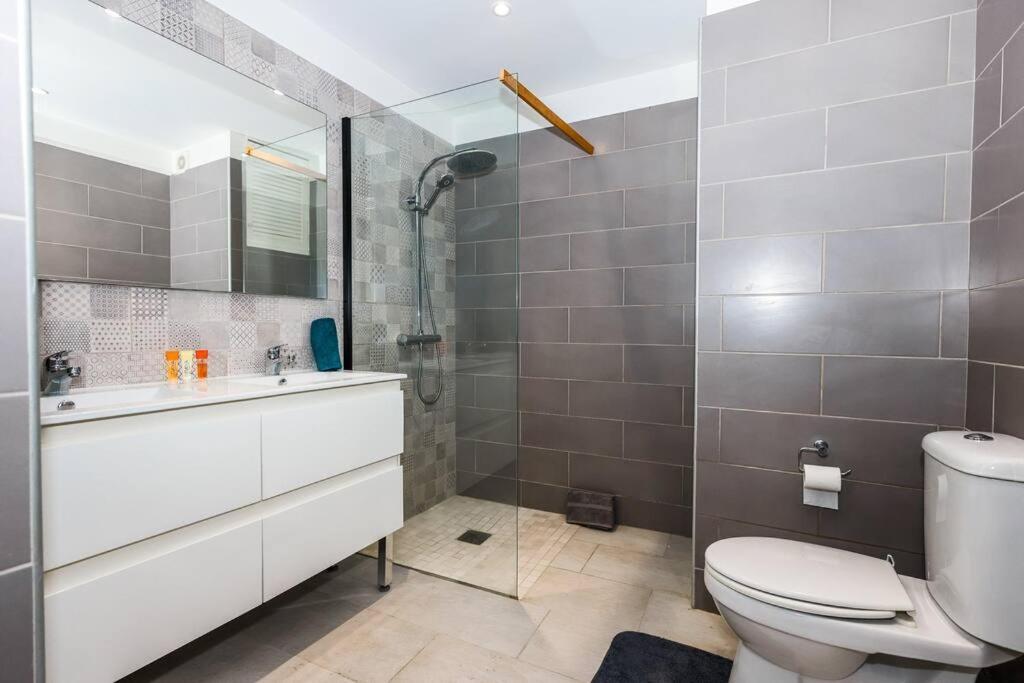 Watalibi - Beachfront Apartment Grand-Case Bagian luar foto