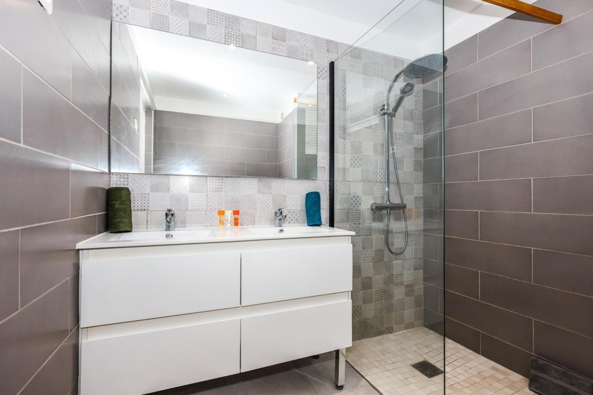 Watalibi - Beachfront Apartment Grand-Case Bagian luar foto